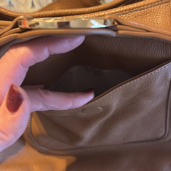 Tory Burch Tan Leather Shoulder Bag - Picture 2 of 5